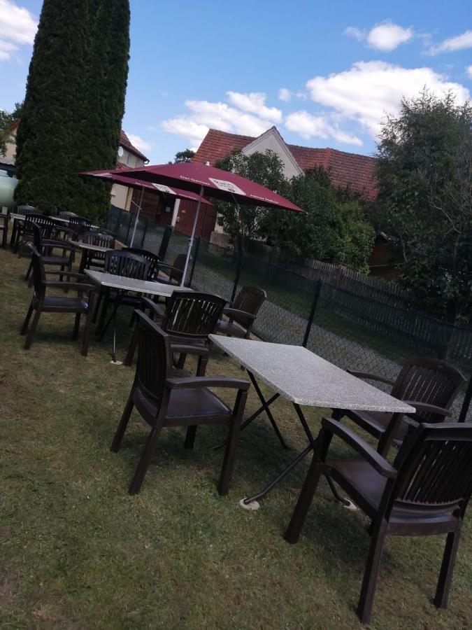 Pension Restaurant Ewald Bischofsheim an der Rhön Esterno foto