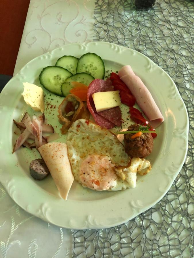 Pension Restaurant Ewald Bischofsheim an der Rhön Esterno foto