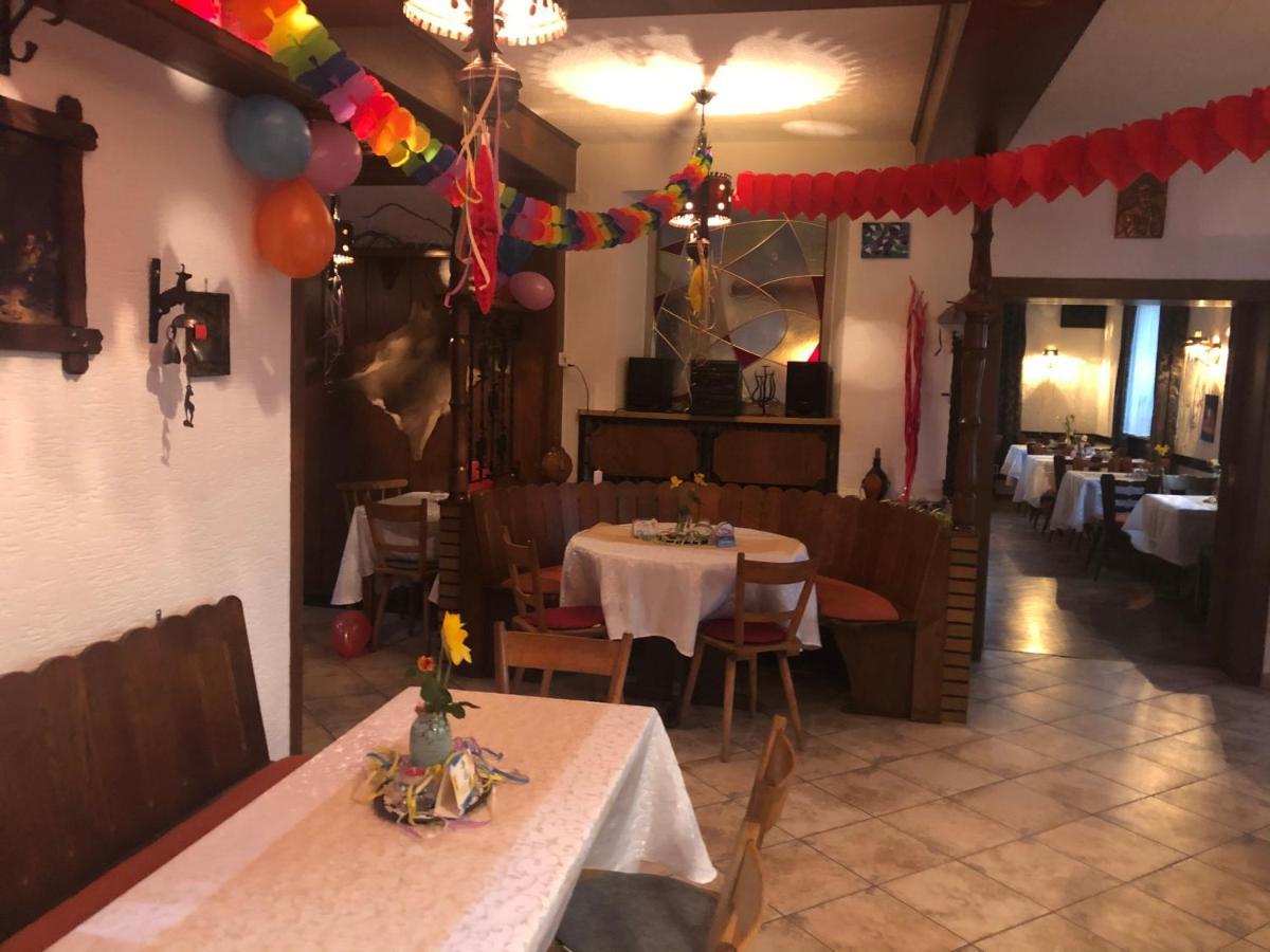Pension Restaurant Ewald Bischofsheim an der Rhön Esterno foto