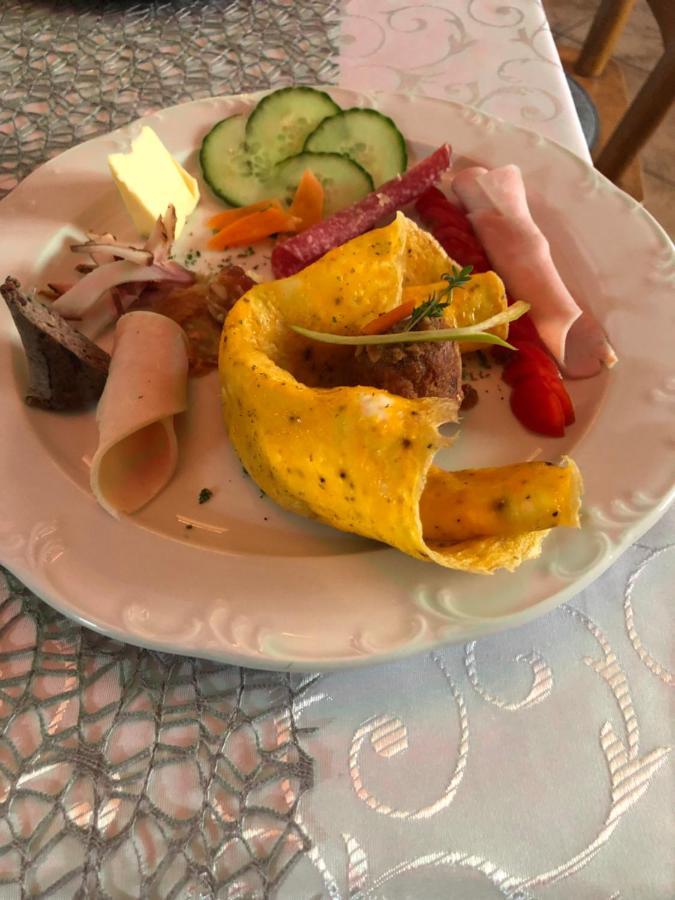 Pension Restaurant Ewald Bischofsheim an der Rhön Esterno foto