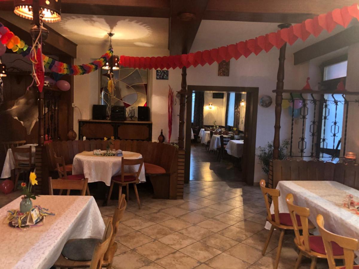 Pension Restaurant Ewald Bischofsheim an der Rhön Esterno foto