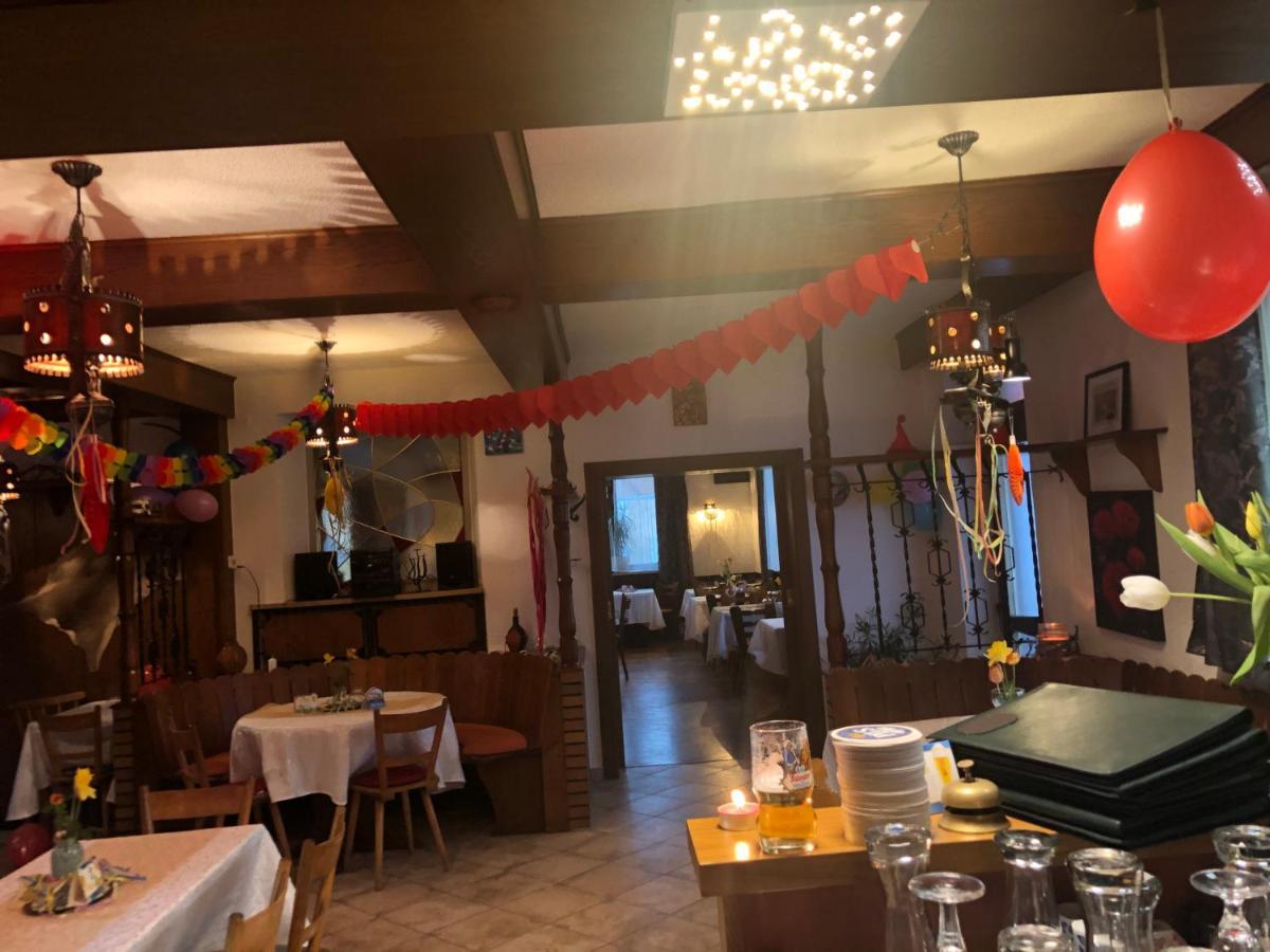 Pension Restaurant Ewald Bischofsheim an der Rhön Esterno foto