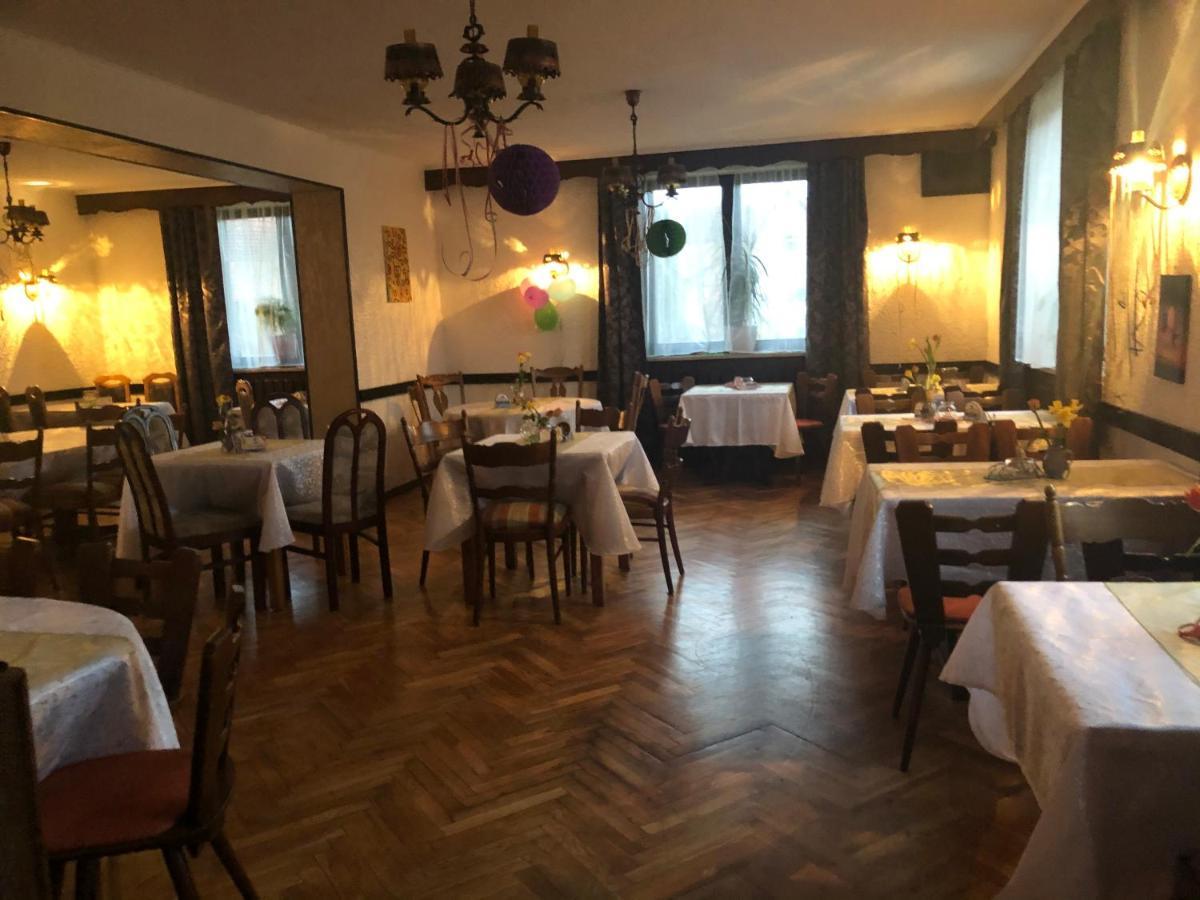Pension Restaurant Ewald Bischofsheim an der Rhön Esterno foto
